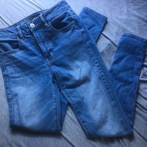 AMERICAN EAGLE high waisted jeans